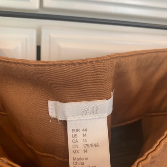 H&M Gold Brown Pleated Pants 14 NWOT - Picture 6 of 6